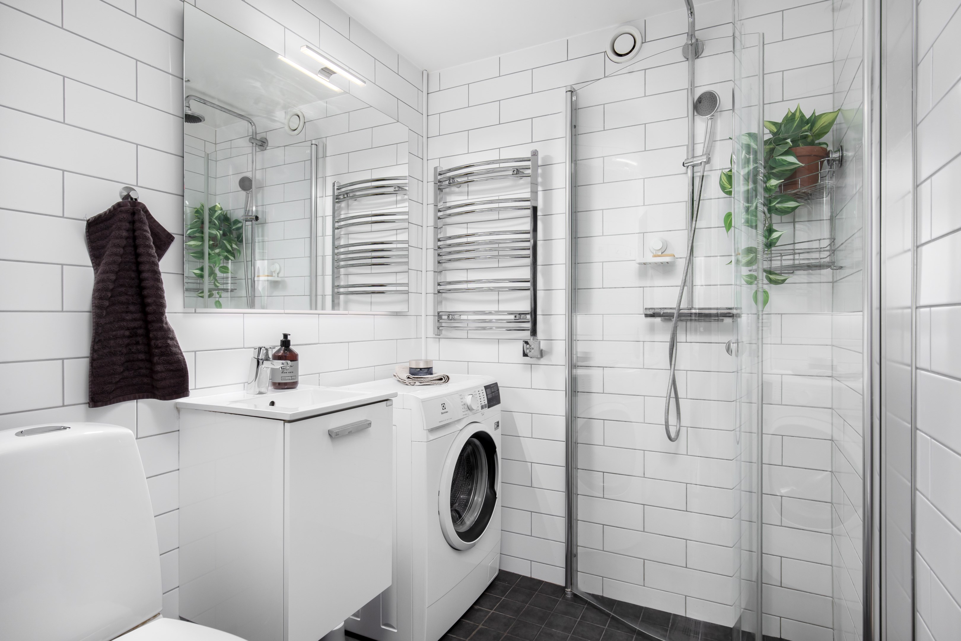 Bostadsbild från Alphyddevägen 19, Såld i Alphyddan, Nacka