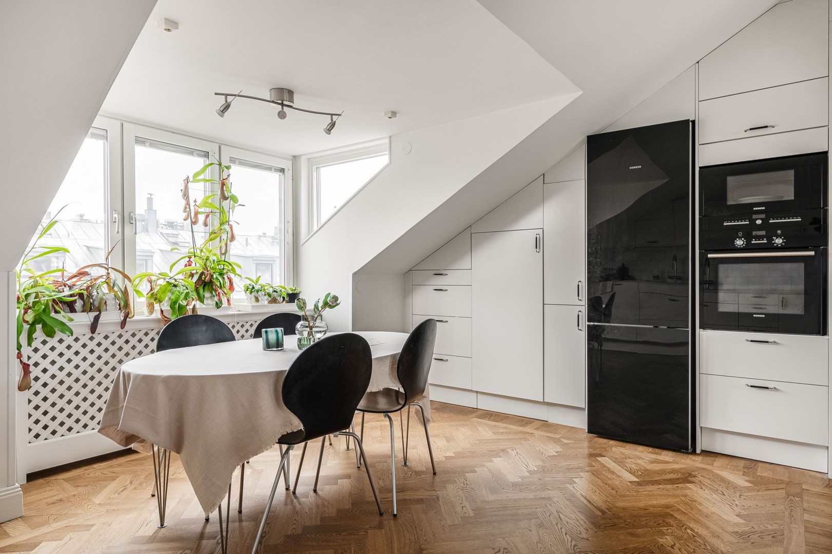 Bostadsbild från Surbrunnsgatan 4,5tr, Såld i Vasastan/Östermalm, Stockholm