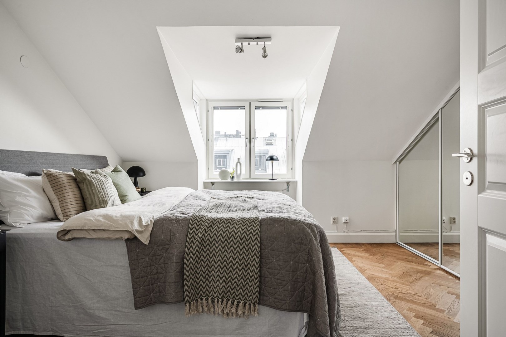 Bostadsbild från Surbrunnsgatan 4,5tr, Såld i Vasastan/Östermalm, Stockholm