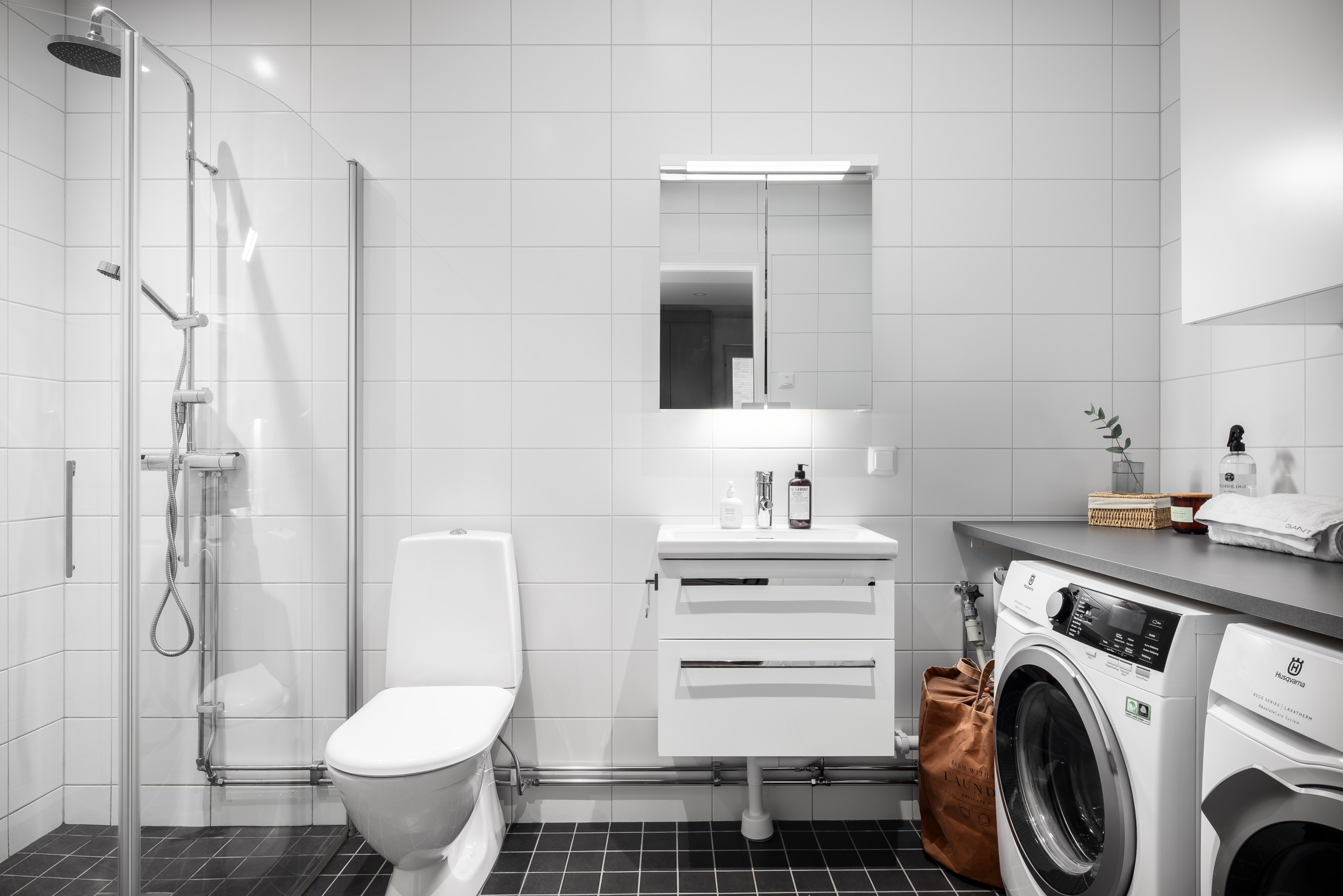 Bostadsbild från Tollare kaj 6, 3 tr, Till salu i Tollare, Nacka