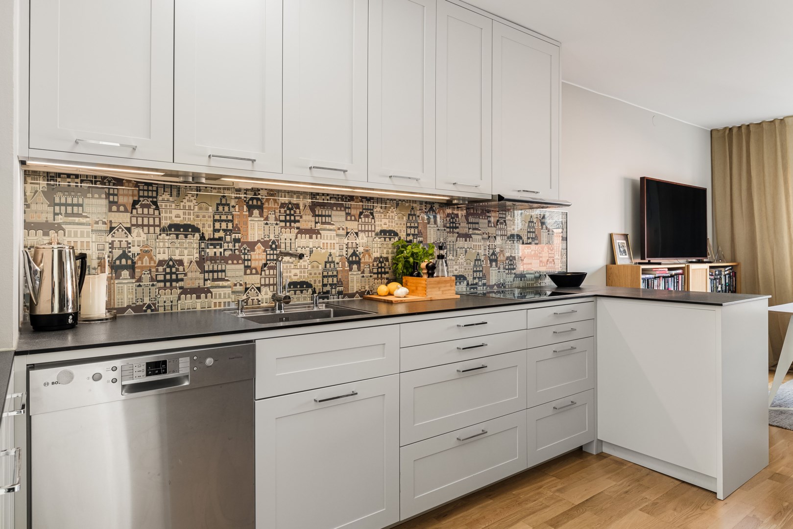 Bostadsbild från Roslagsgatan 28, 7tr, Såld i Vasastan - Sibirien, Stockholm