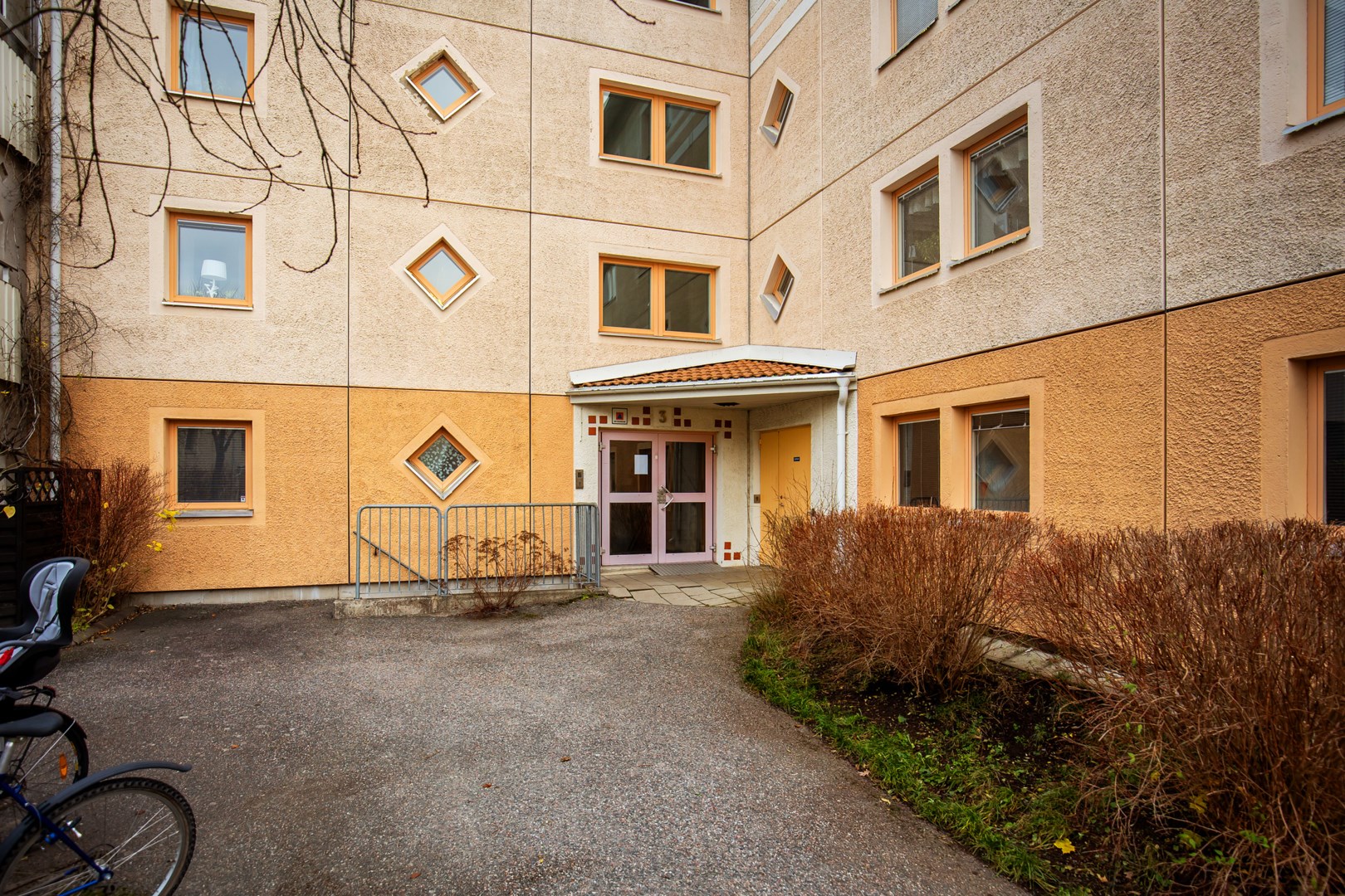 Bostadsbild från Ängsbacken 3, 2tr, Såld i Björknäs, Nacka