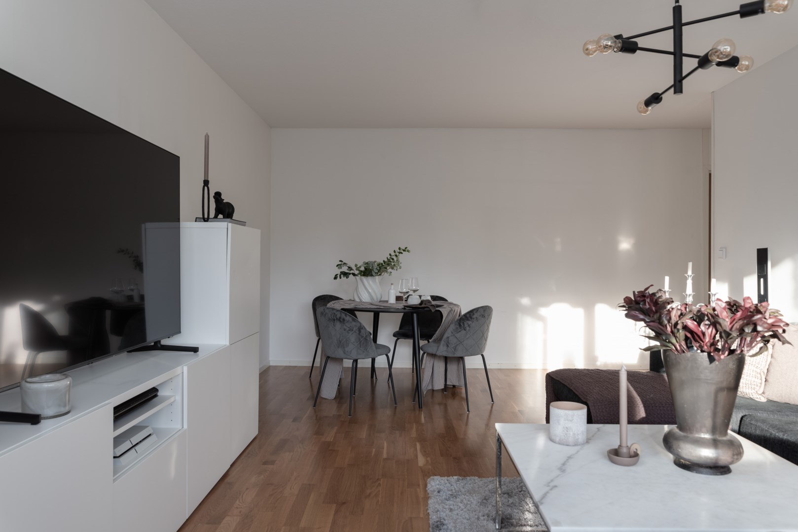 Bostadsbild från Gunnilbogatan 6C, Såld i Malmaberg, Västerås