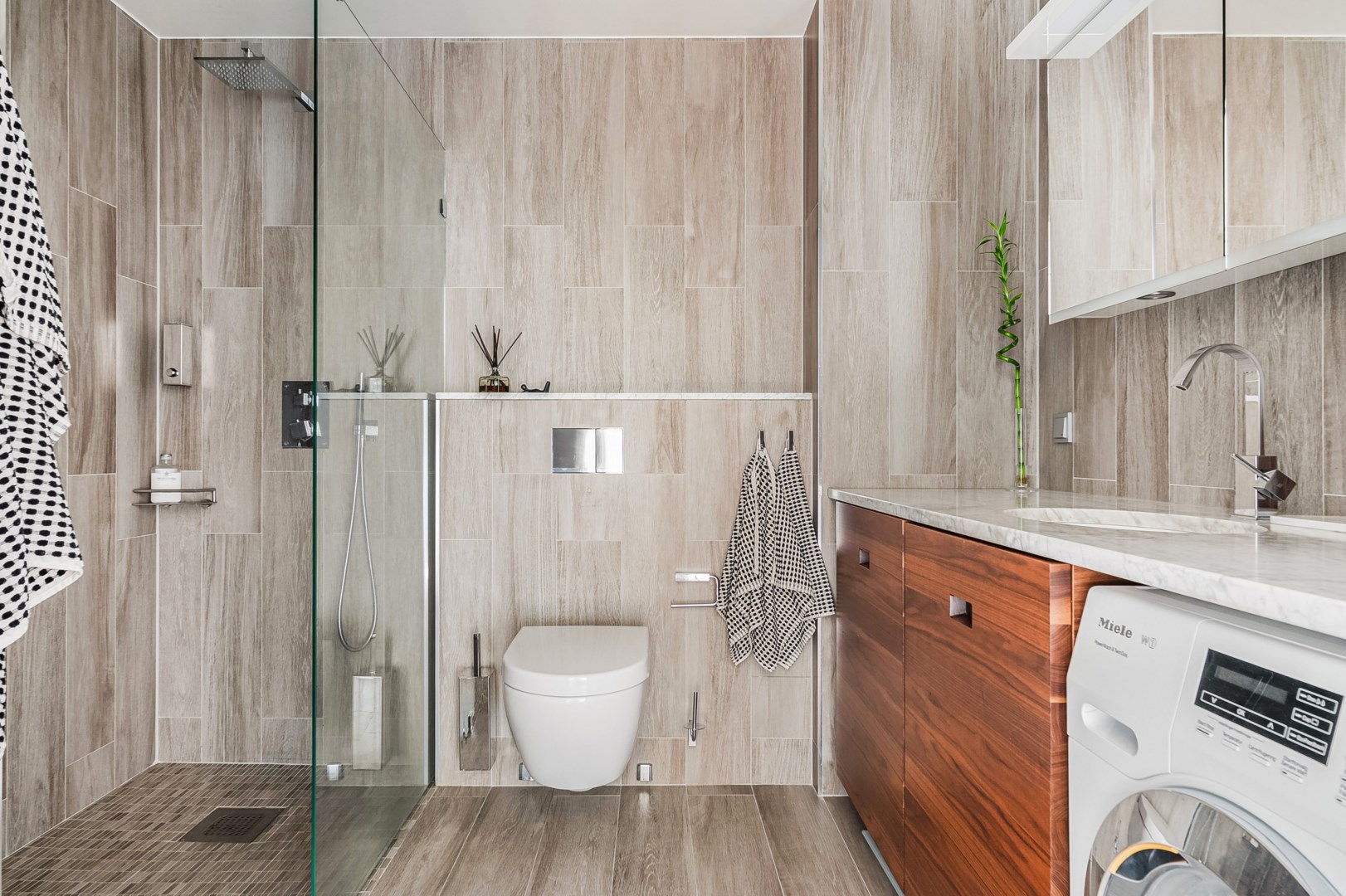 Bostadsbild från Birger Jarlsgatan 74, 5 tr, Såld i Vasastan/Östermalm, Stockholm