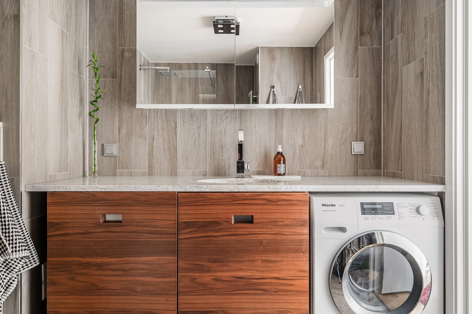 Bostadsbild från Birger Jarlsgatan 74, 5 tr, Såld i Vasastan/Östermalm, Stockholm