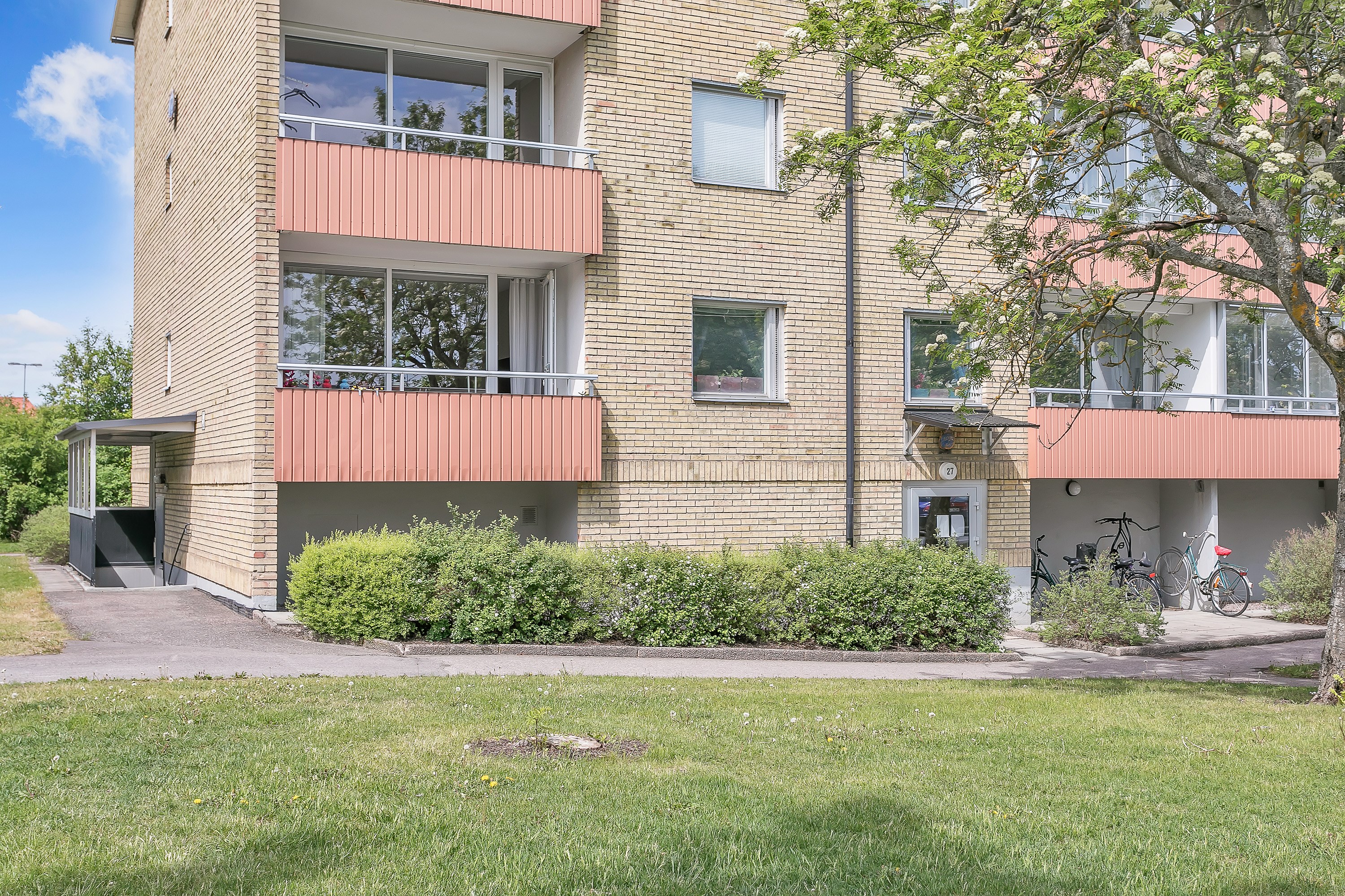 Bostadsbild från Blixtgatan 27, Såld i Gränby, Uppsala