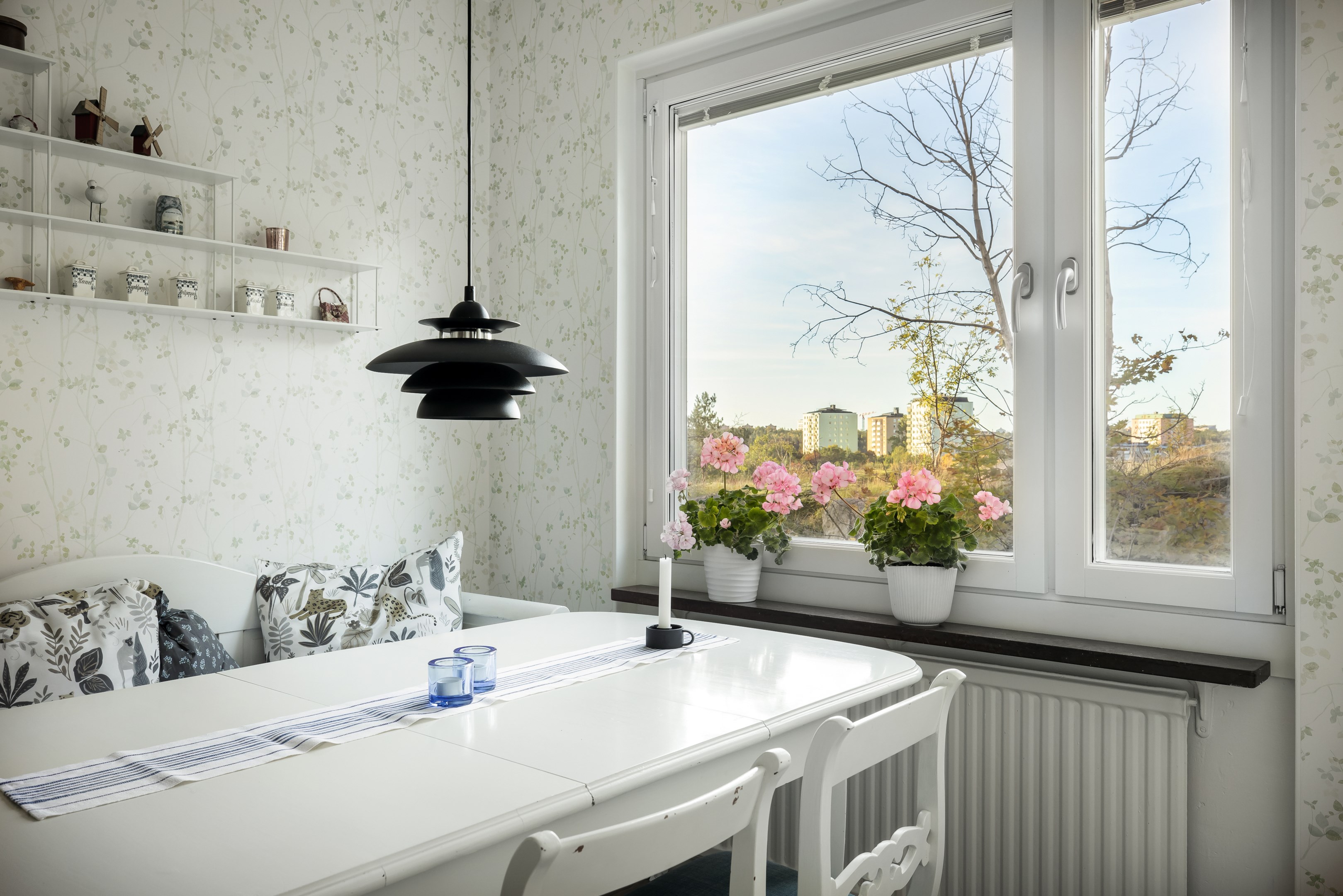 Bostadsbild från Becksjudarvägen 33, Såld i Finntorp, Nacka