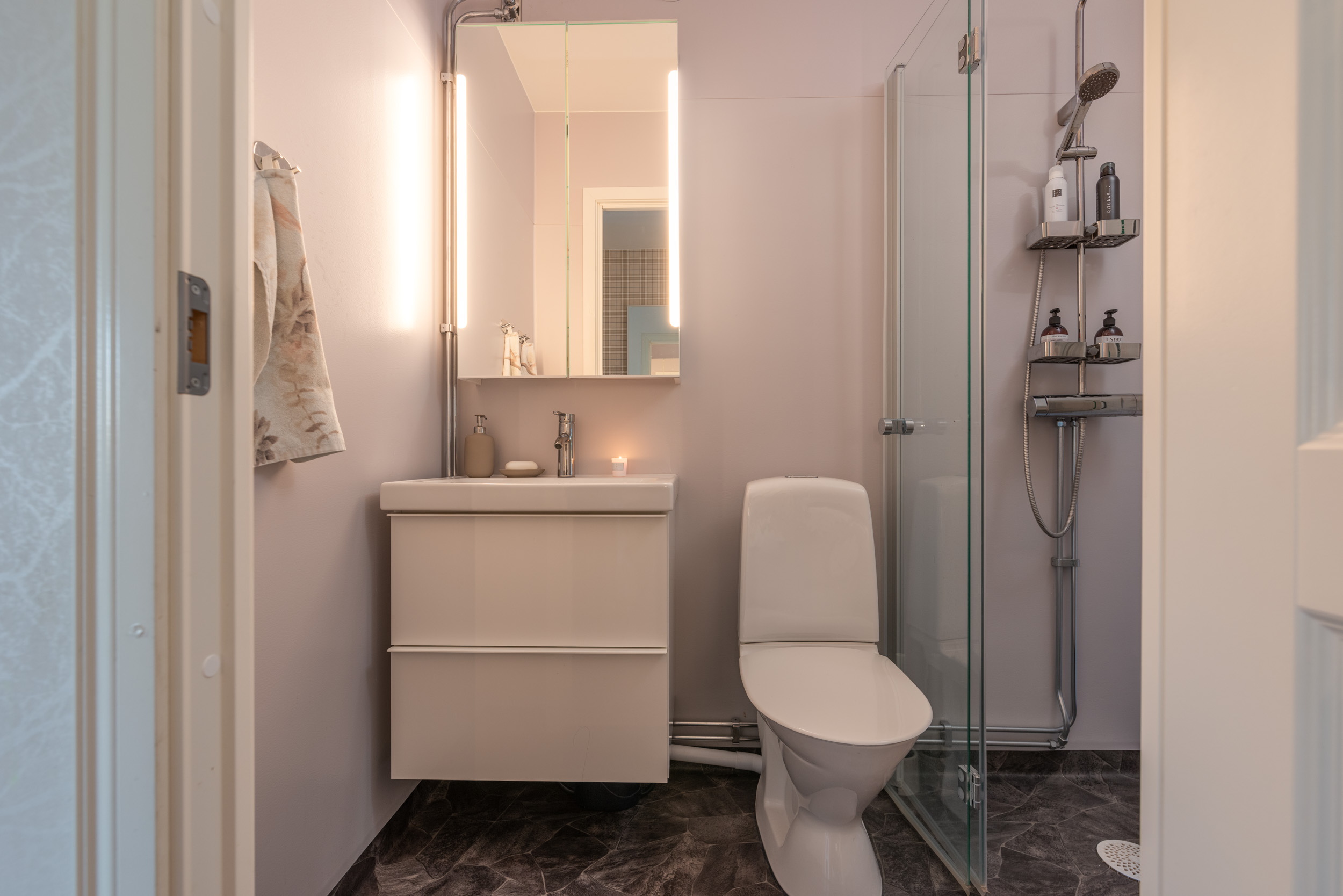 Bostadsbild från Smältverksgatan 154, Såld i Bäckby, Västerås