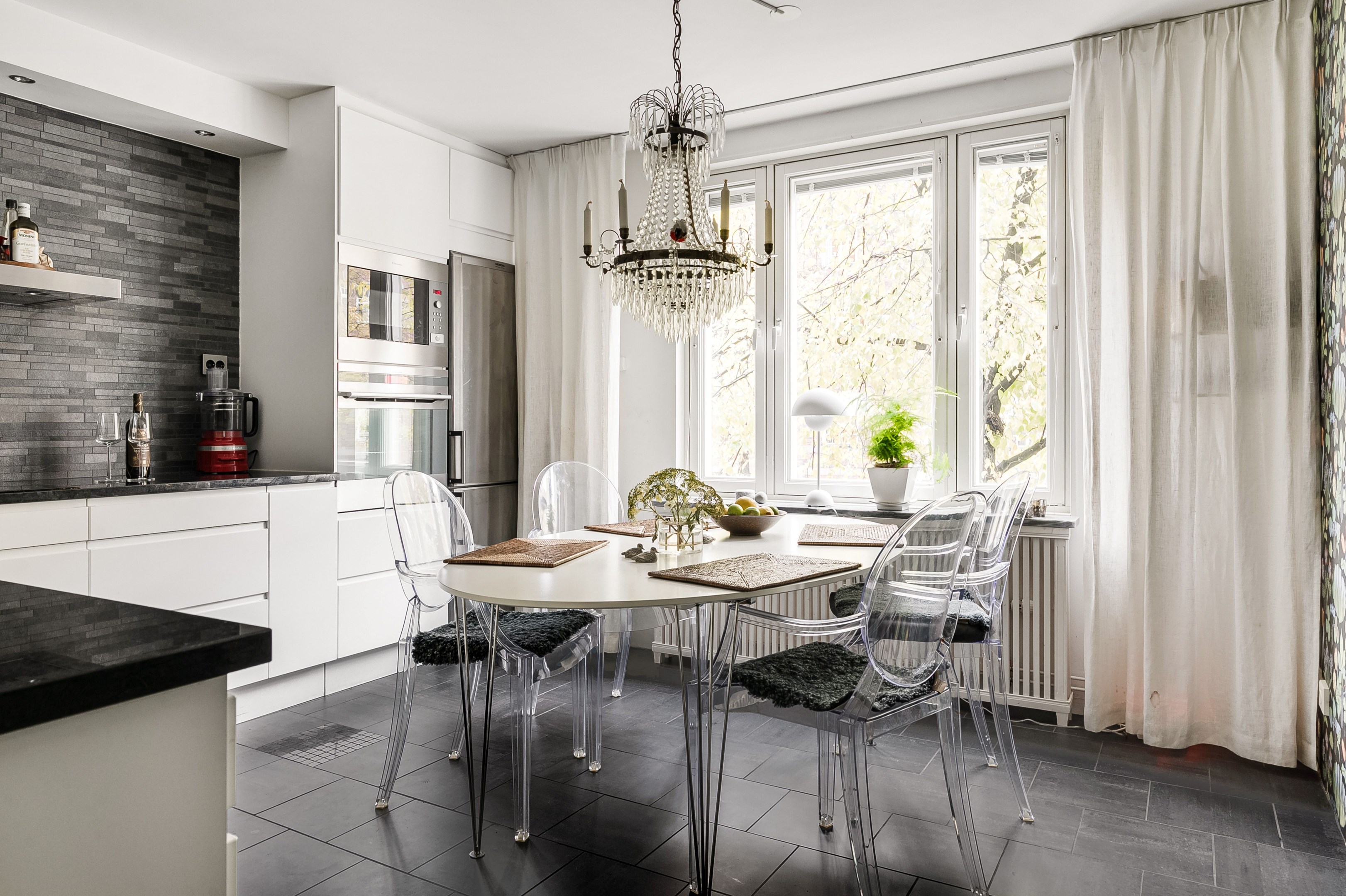 Bostadsbild från Karlavägen 4, Såld i Östermalm - Lärkstan, Stockholm