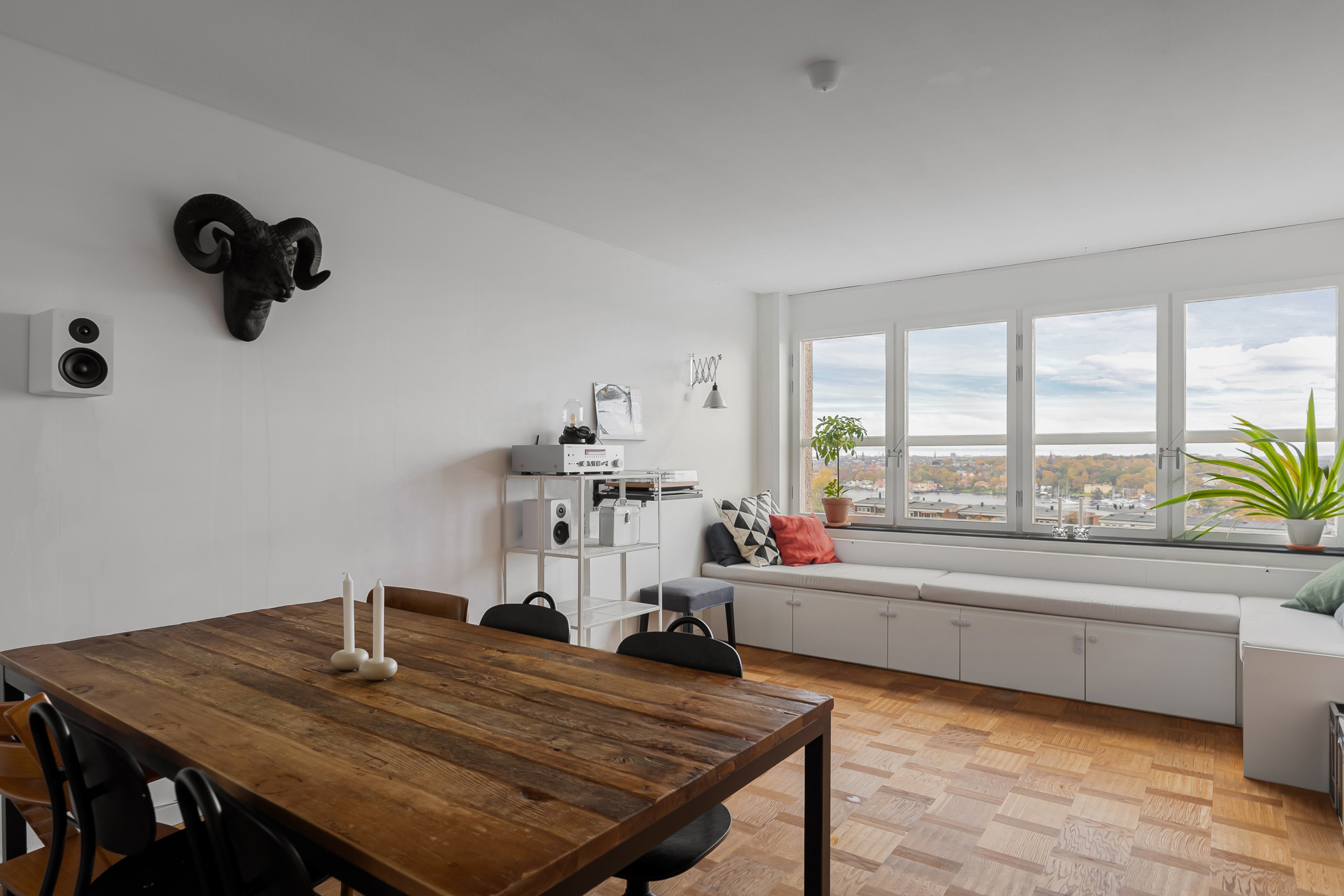 Bostadsbild från Henriksdalsringen 13, Såld i Henriksdalsberget, Nacka