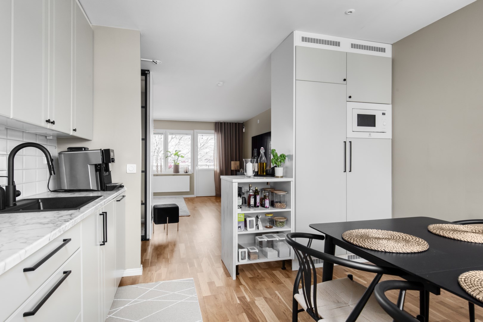 Bostadsbild från Ljuskärrsvägen 63, 2tr, Såld i Ljuskärrsberget - Saltsjöbaden, Nacka