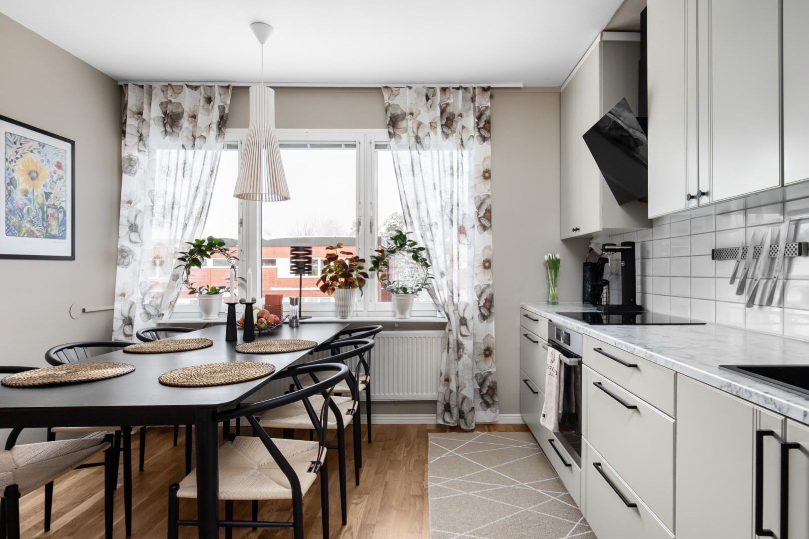 Bostadsbild från Ljuskärrsvägen 63, 2tr, Såld i Ljuskärrsberget - Saltsjöbaden, Nacka