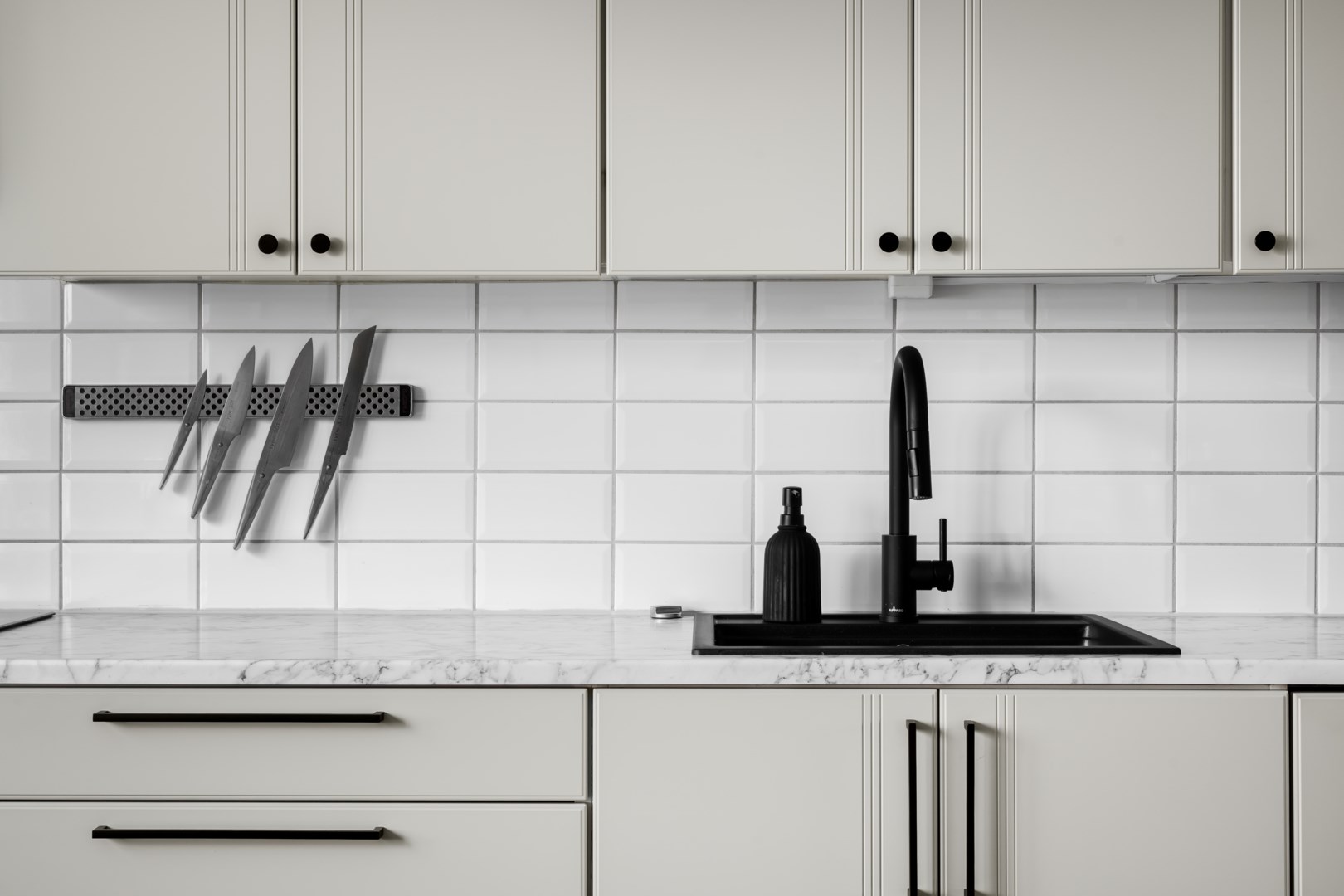 Bostadsbild från Ljuskärrsvägen 63, 2tr, Såld i Ljuskärrsberget - Saltsjöbaden, Nacka