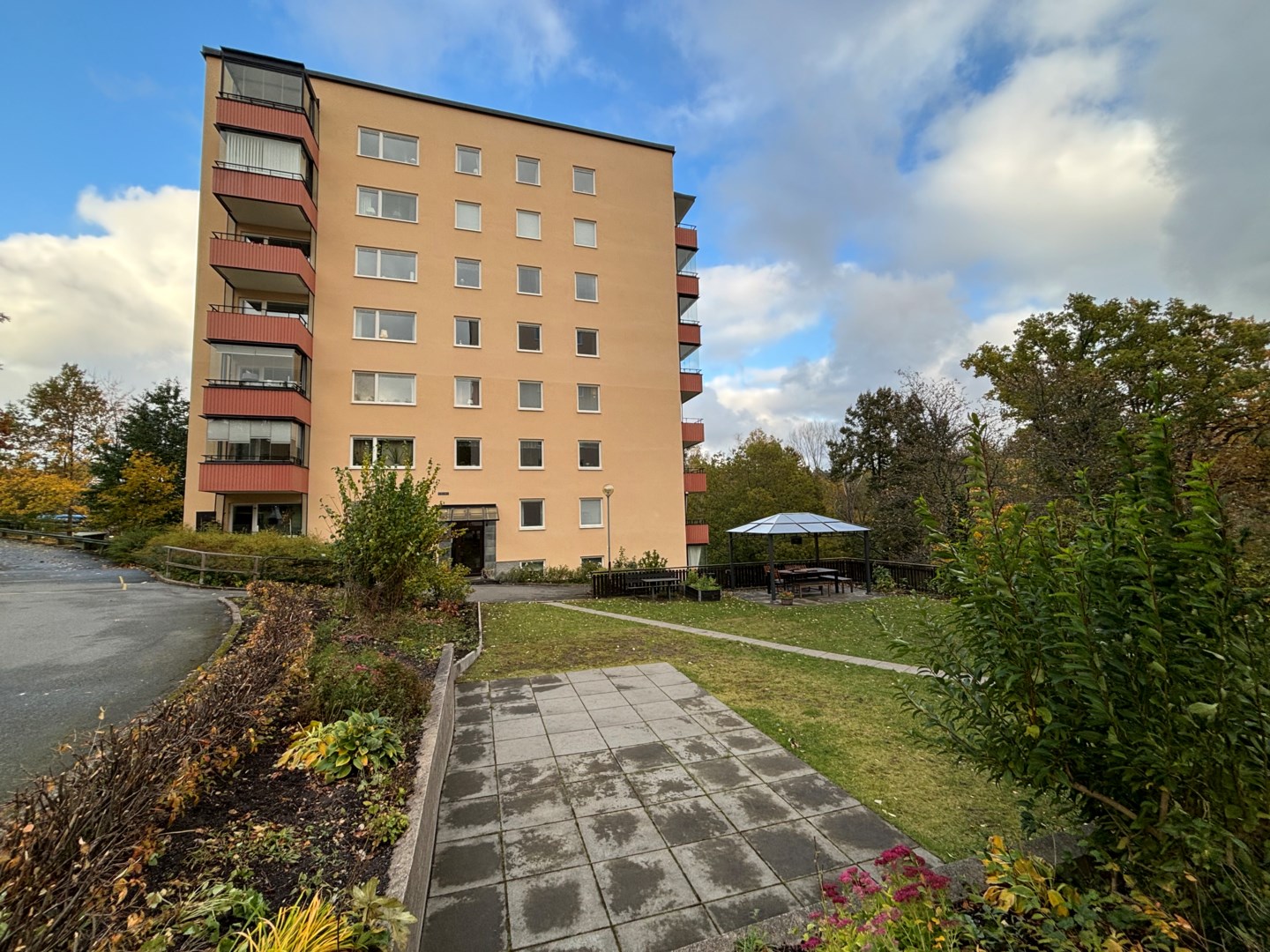 Bostadsbild från Tranvägen 2, 3tr, Såld i Saltängen, Nacka