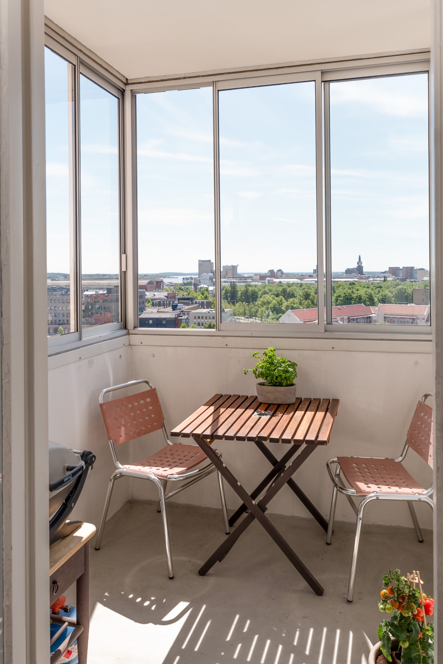 Bostadsbild från Lovisebergsvägen 12, Såld i Karlsdal, Västerås