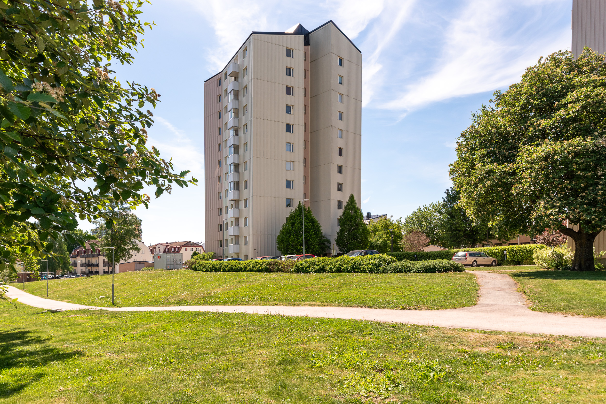 Bostadsbild från Lovisebergsvägen 12, Såld i Karlsdal, Västerås