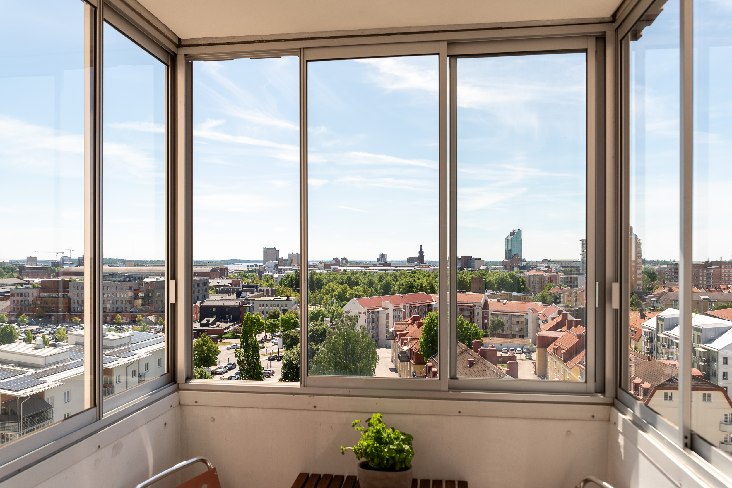 Bostadsbild från Lovisebergsvägen 12, Såld i Karlsdal, Västerås