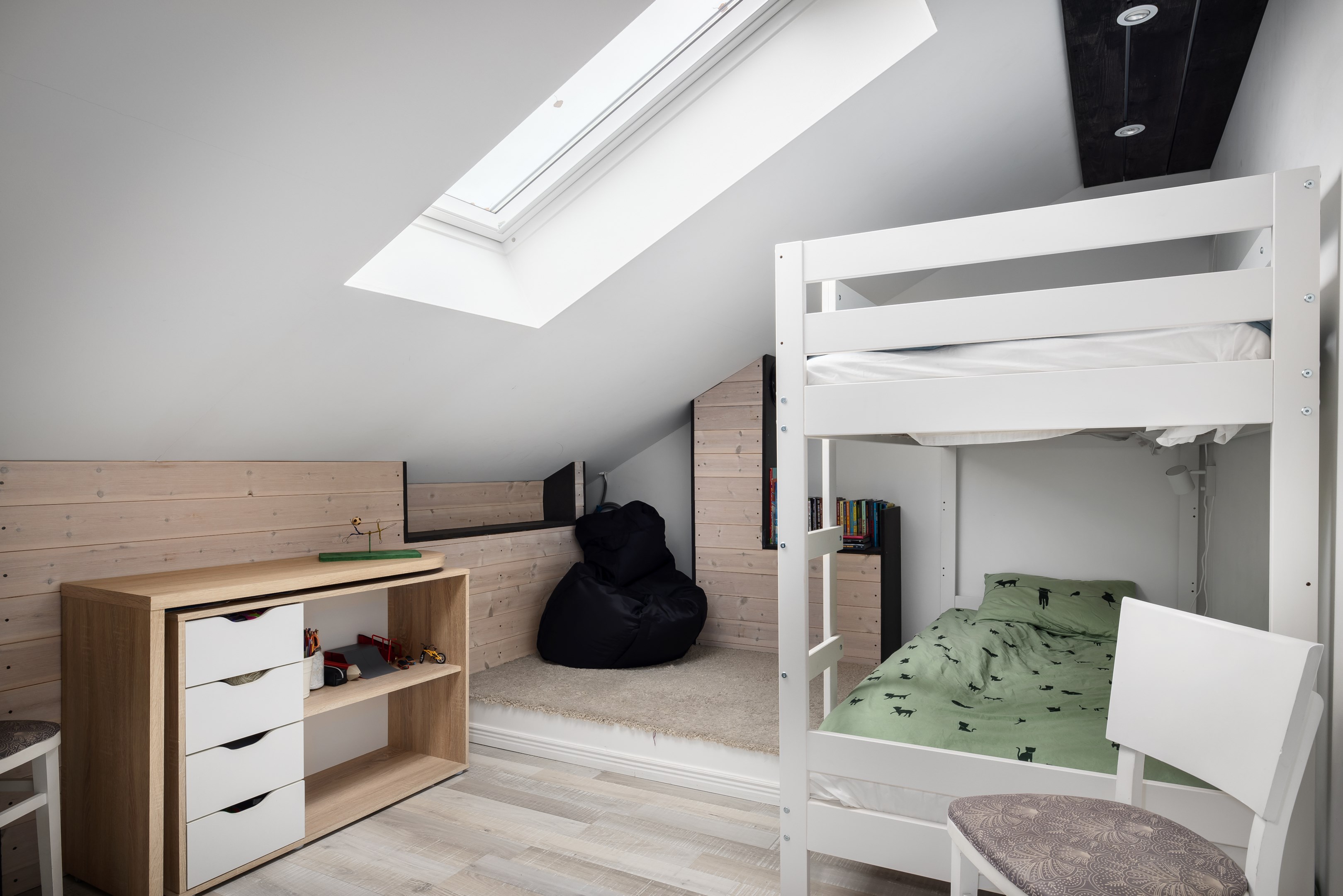 Vänstra sovrummet - Övervåning