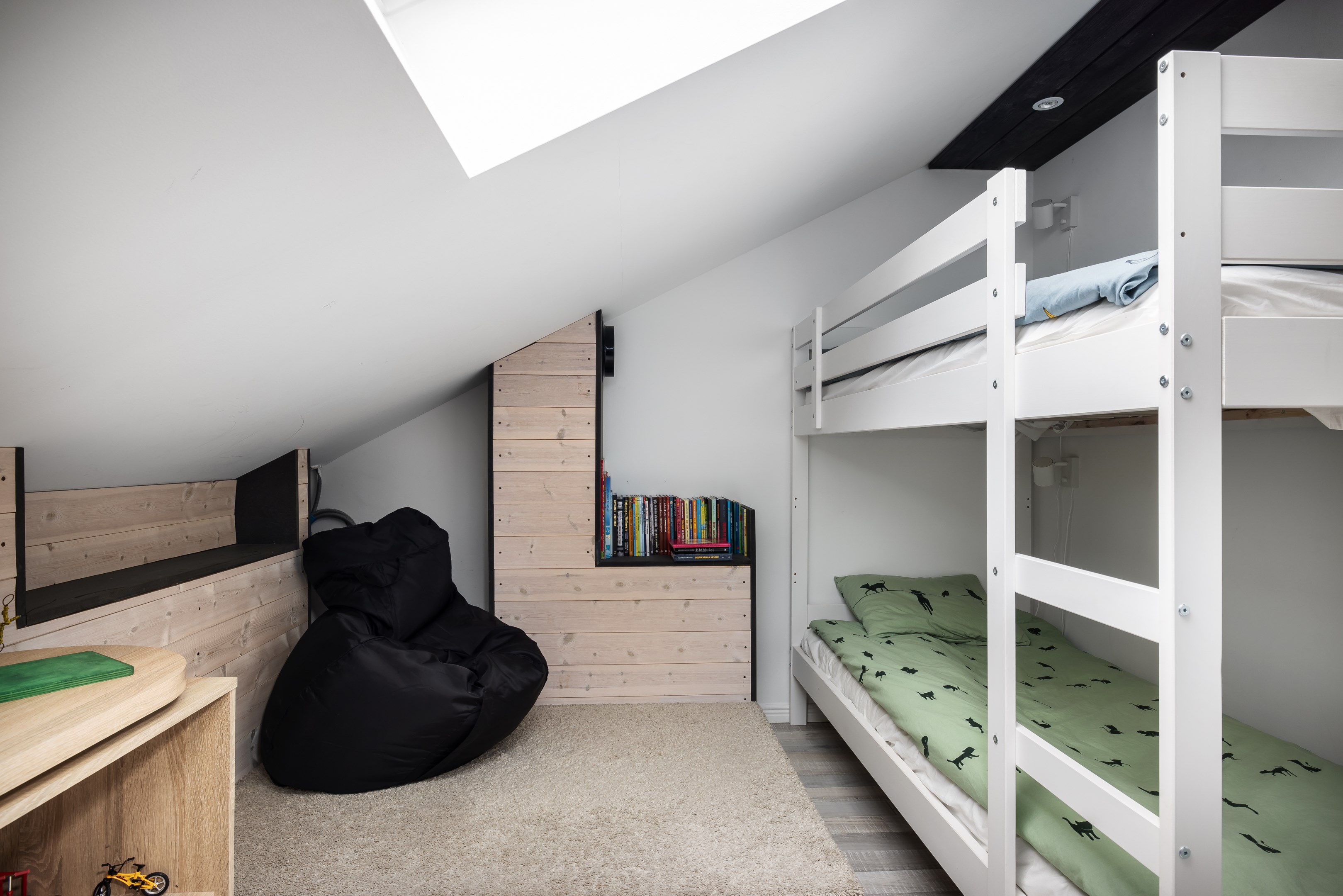 Vänstra sovrummet - Övervåning