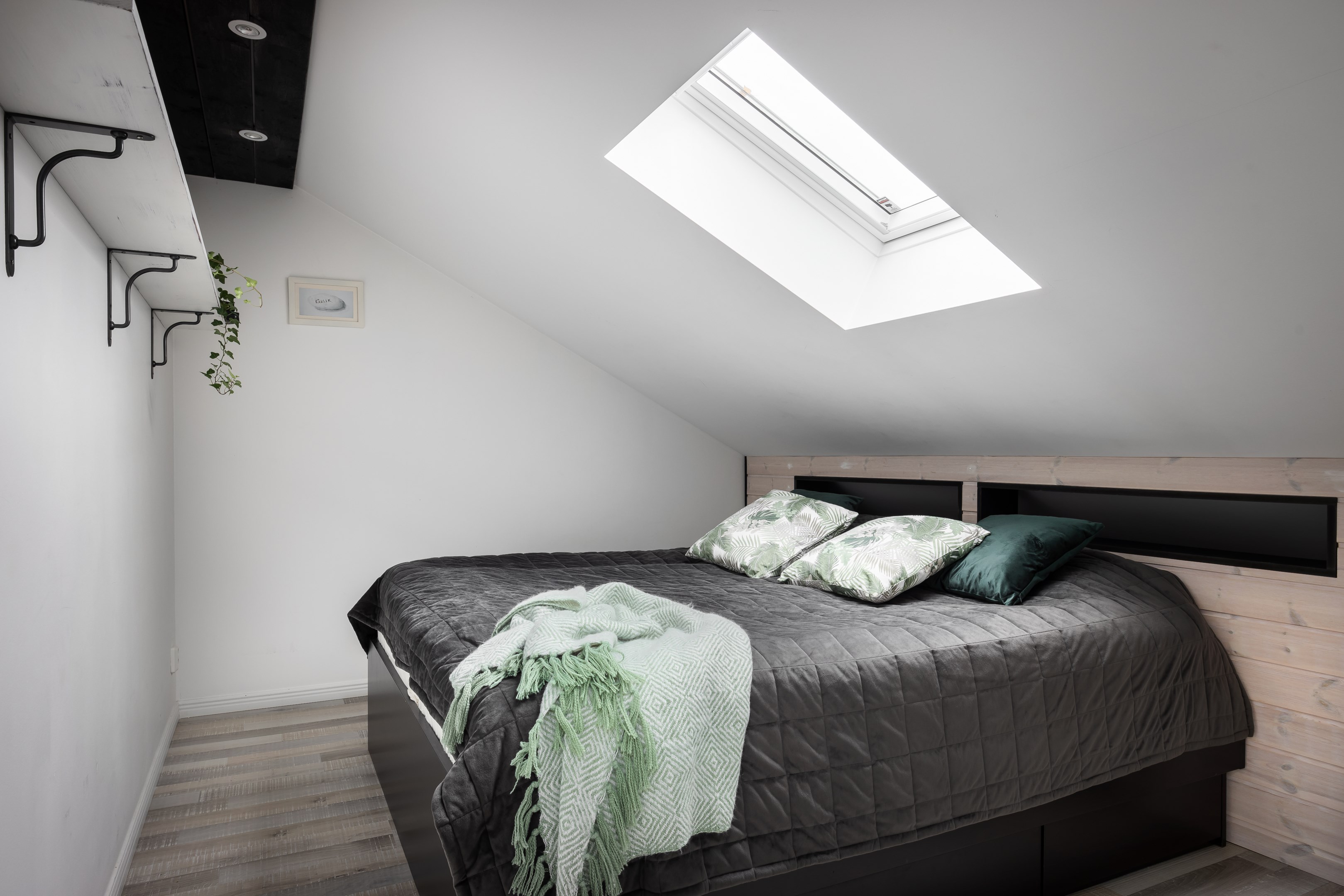 Högra sovrummet - Övervåning