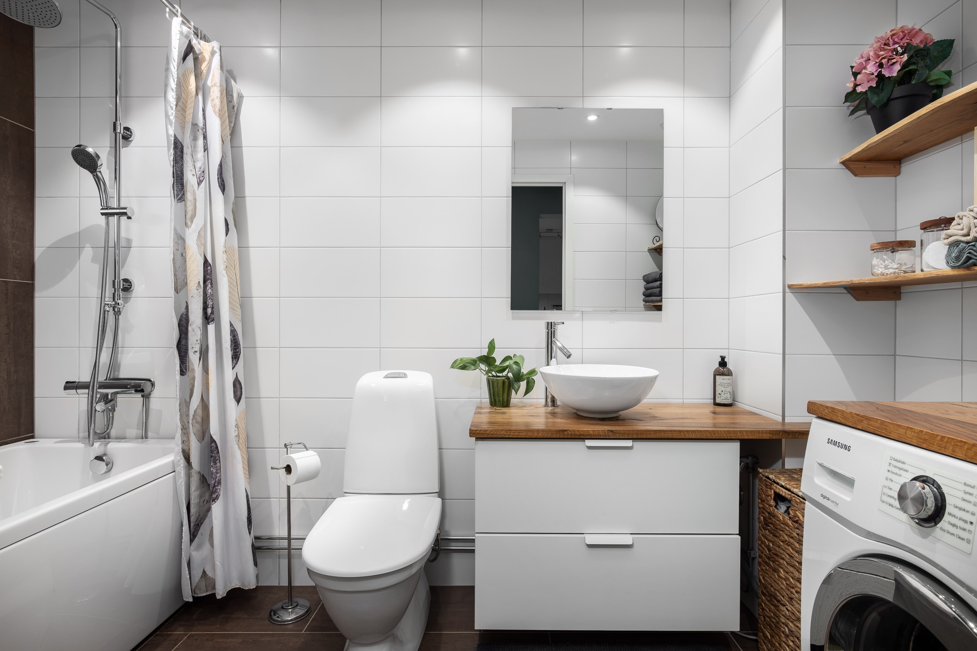 Bostadsbild från Norrholmsvägen 190, Såld i Östra Orminge, Nacka