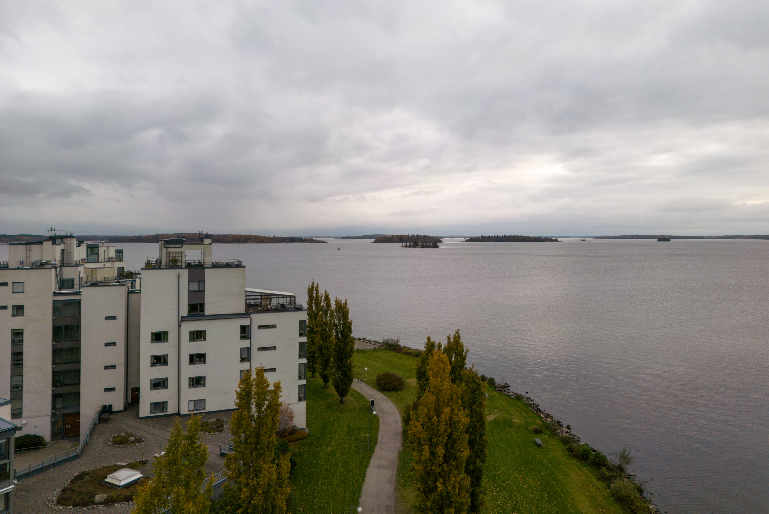 Bostadsbild från Fyrbåksvägen 4, Såld i Lillåudden, Västerås