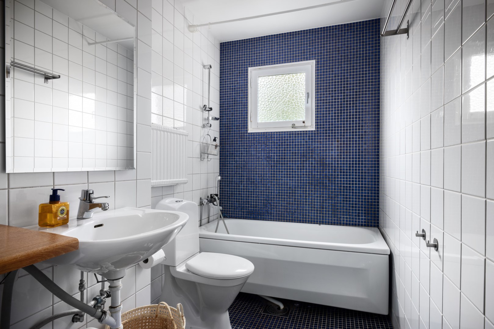 Bostadsbild från Blomstervägen 52, Såld i Finntorp, Nacka