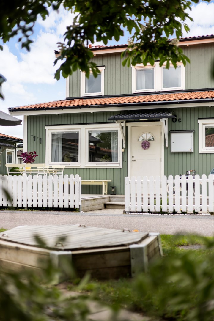 Bostadsbild från Fibyvägen 6C, Såld i Vänge, Uppsala