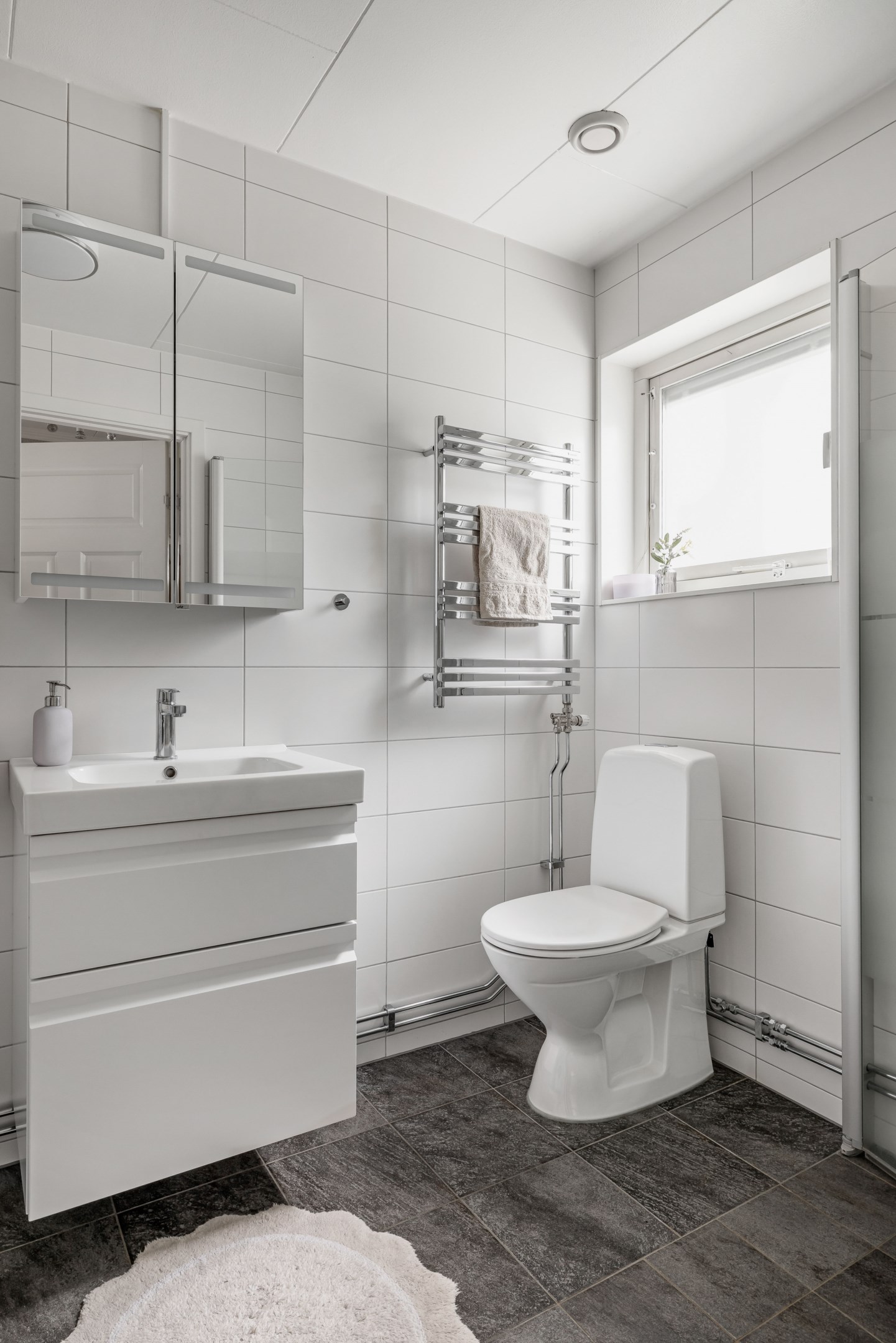 Bostadsbild från Fibyvägen 6C, Såld i Vänge, Uppsala