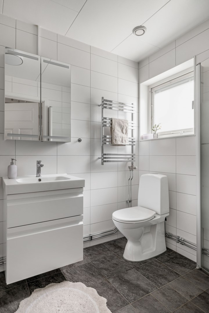 Bostadsbild från Fibyvägen 6C, Såld i Vänge, Uppsala