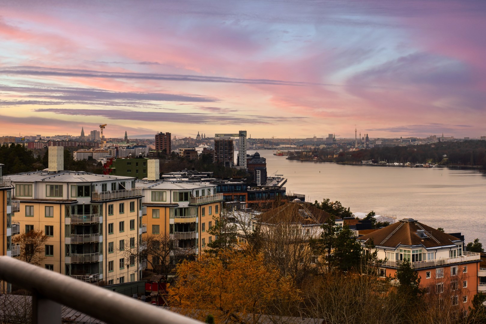 Bostadsbild från Fyrspannsvägen 41, Såld i Jarlaberg, Nacka