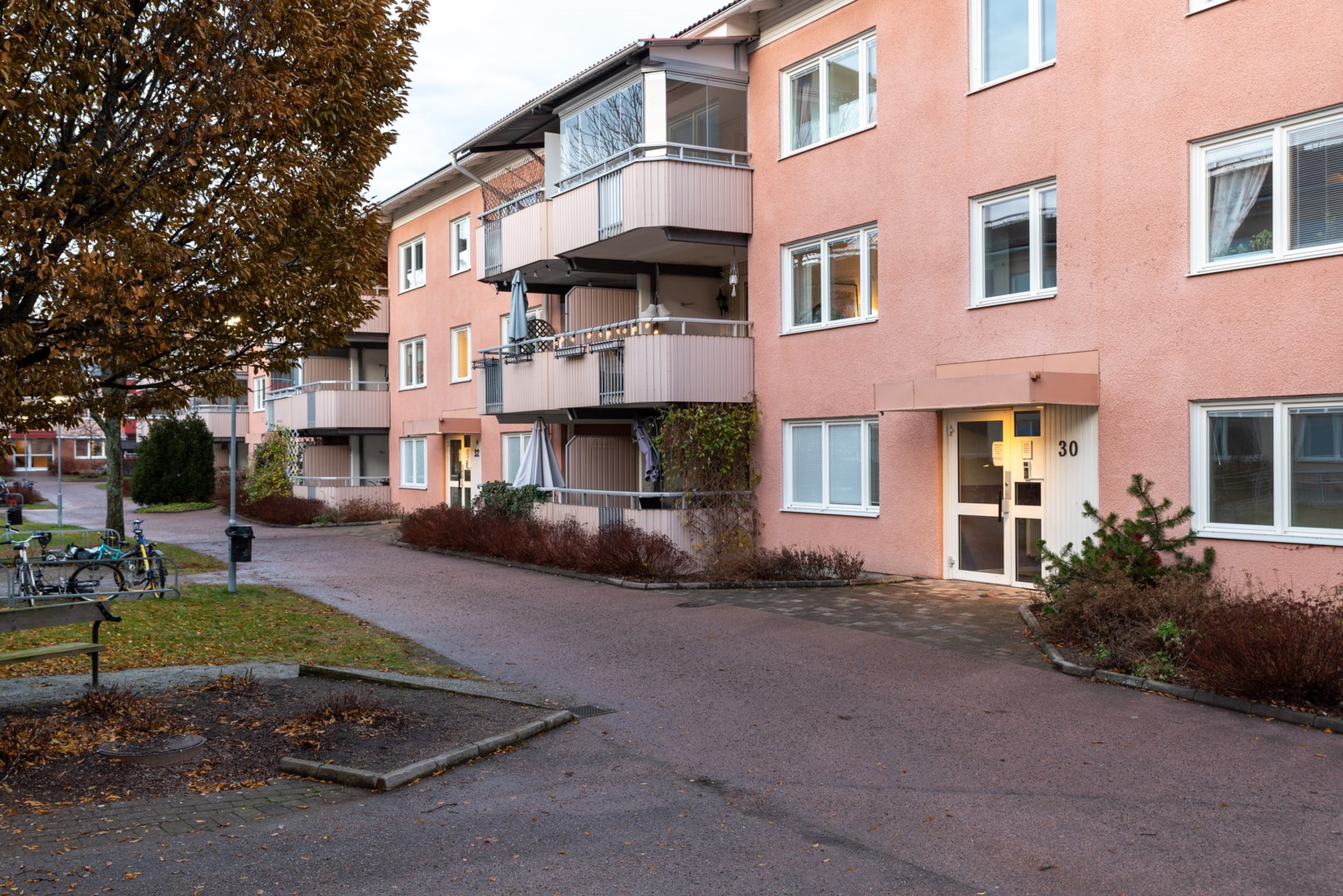 Bostadsbild från Knotavägen 30, Såld i Bjurhovda, Västerås