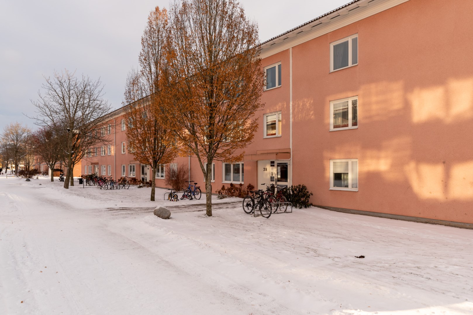 Bostadsbild från Knotavägen 38, Såld i Bjurhovda, Västerås