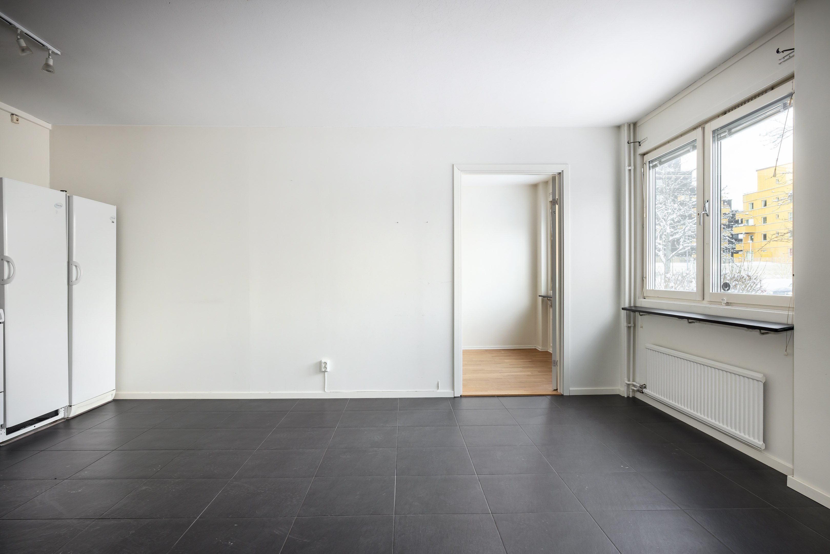 Kök & matplats i vinkel mot sovrum 1