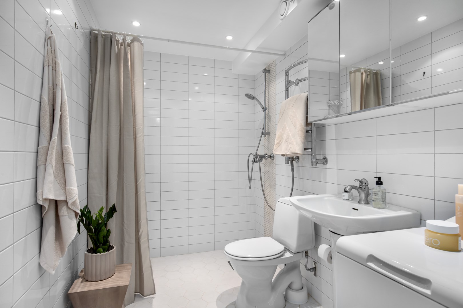 Bostadsbild från Landåvägen 73, Såld i Jarlaberg, Nacka