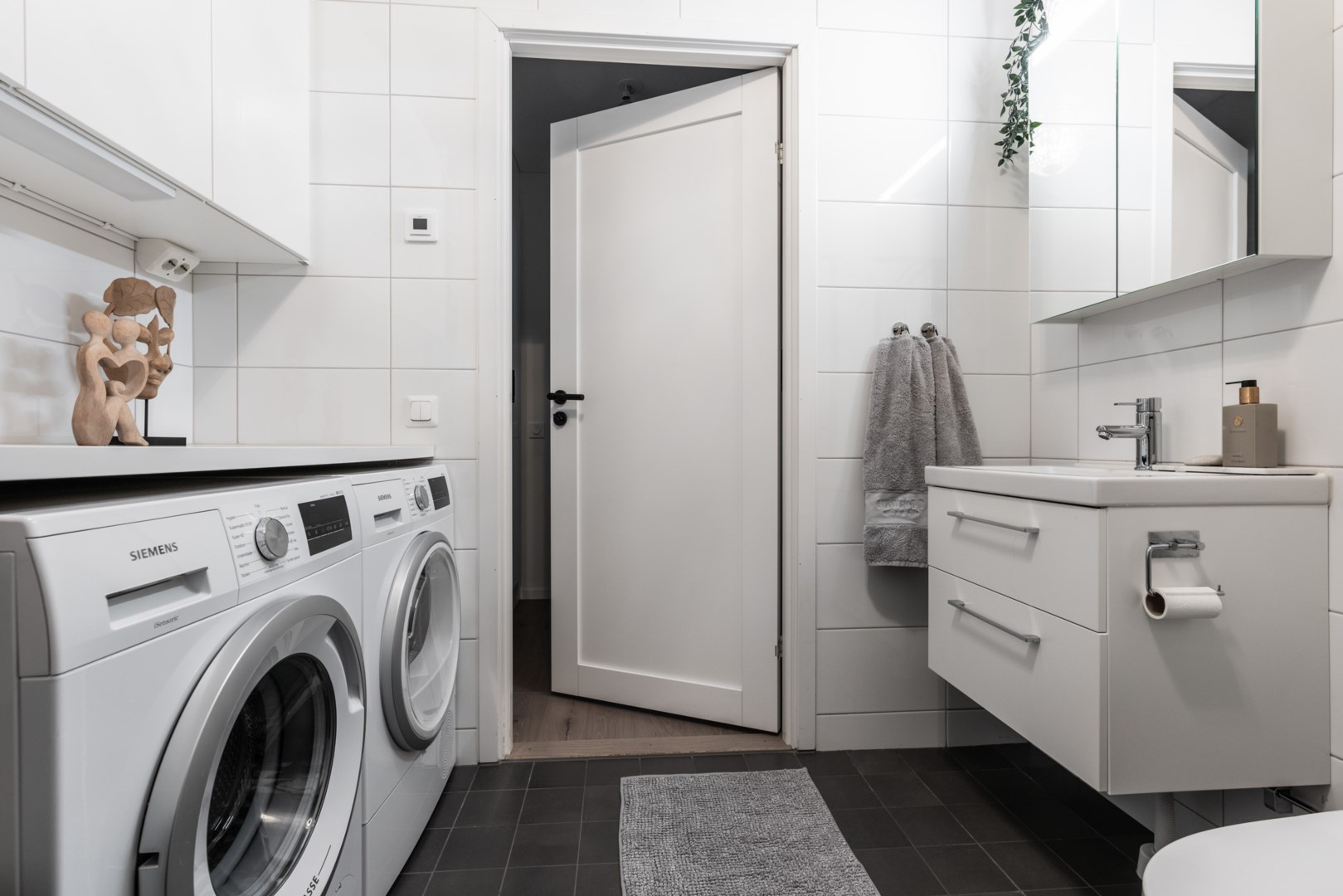 Bostadsbild från Sjöjungfrugatan 4, Såld i Öster Mälarstrand, Västerås