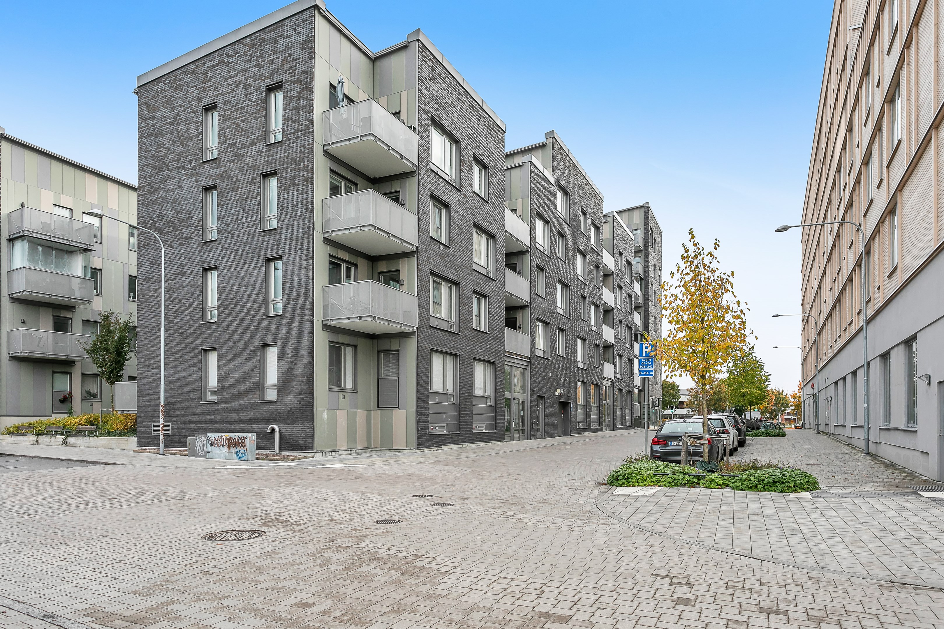 Bostadsbild från Svärdsliljegatan 4, Såld i Salabacke, Uppsala