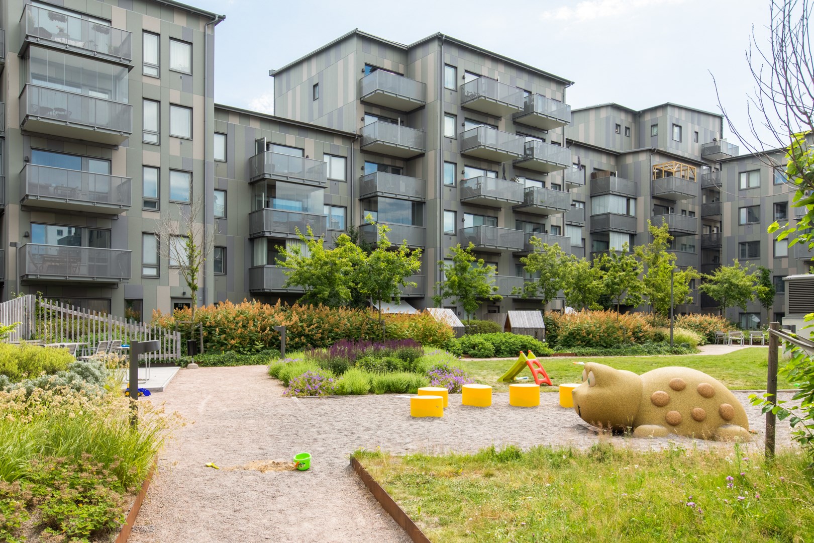Bostadsbild från Svärdsliljegatan 4, Såld i Salabacke, Uppsala