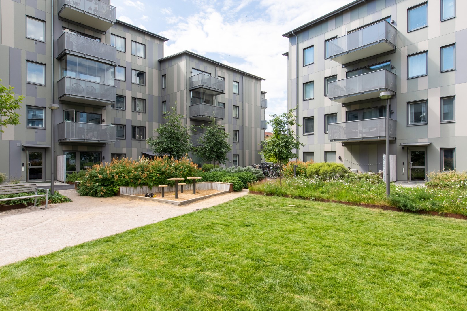 Bostadsbild från Svärdsliljegatan 4, Såld i Salabacke, Uppsala