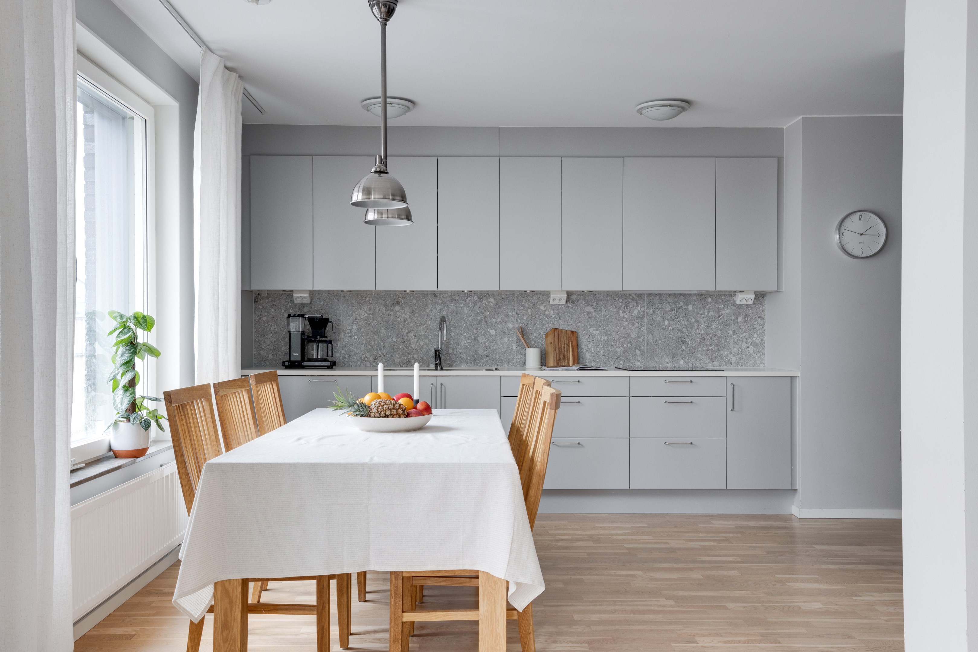 Bostadsbild från Svärdsliljegatan 4, Såld i Salabacke, Uppsala