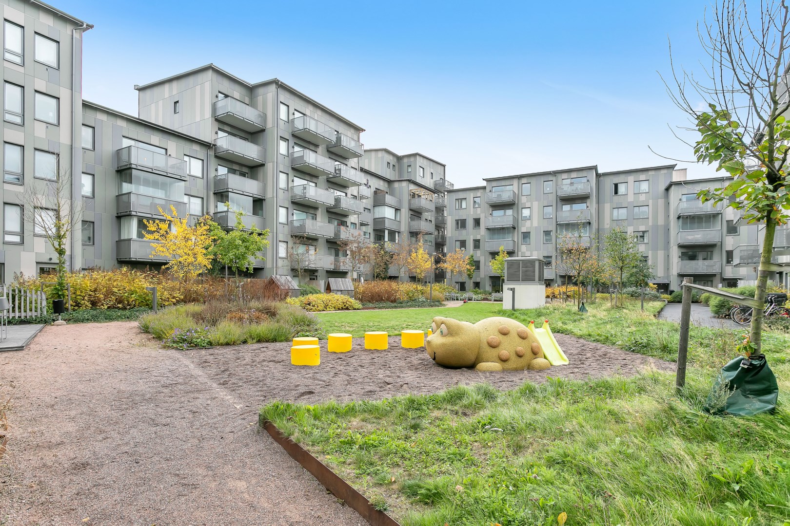 Bostadsbild från Svärdsliljegatan 4, Såld i Salabacke, Uppsala