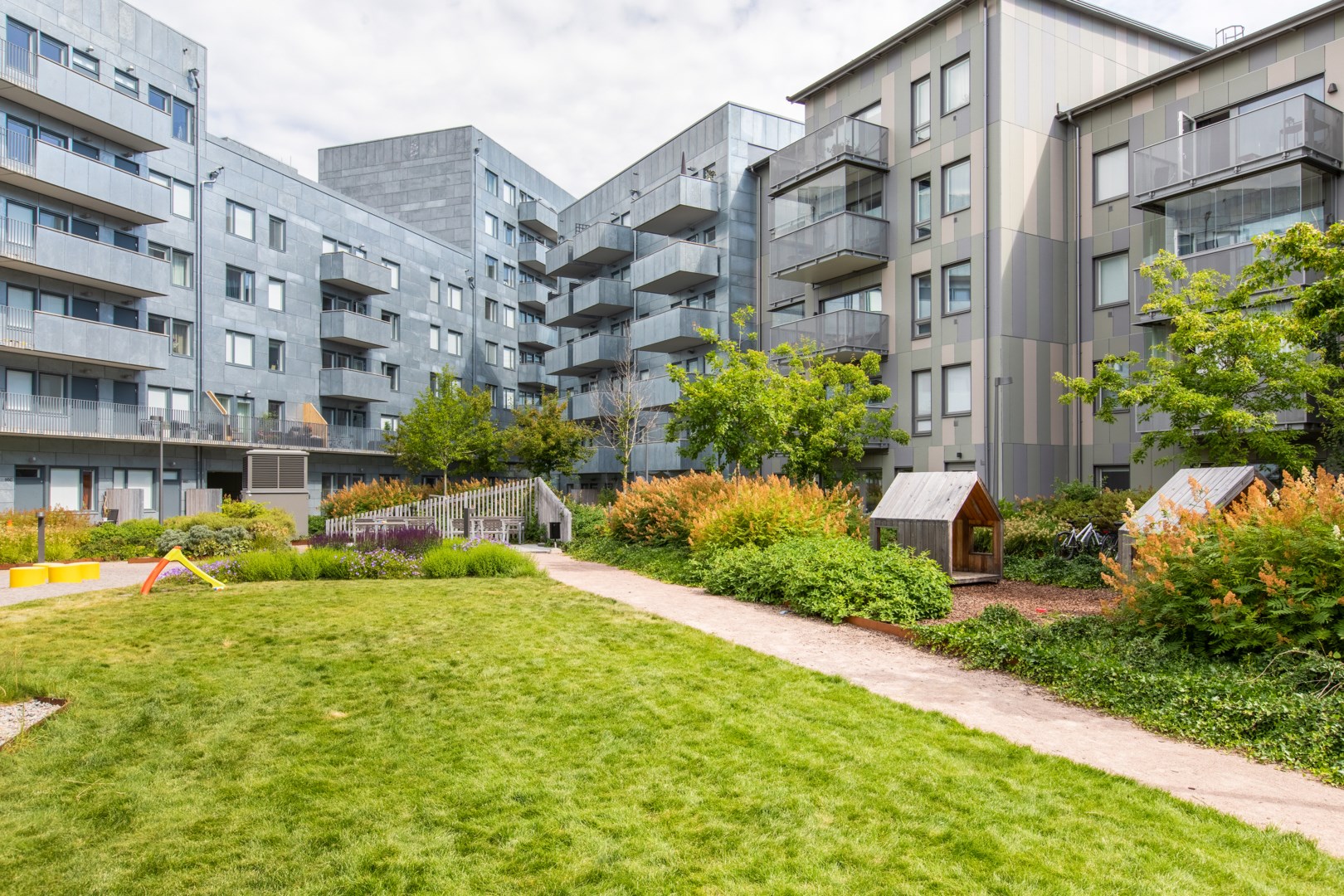 Bostadsbild från Svärdsliljegatan 4, Såld i Salabacke, Uppsala