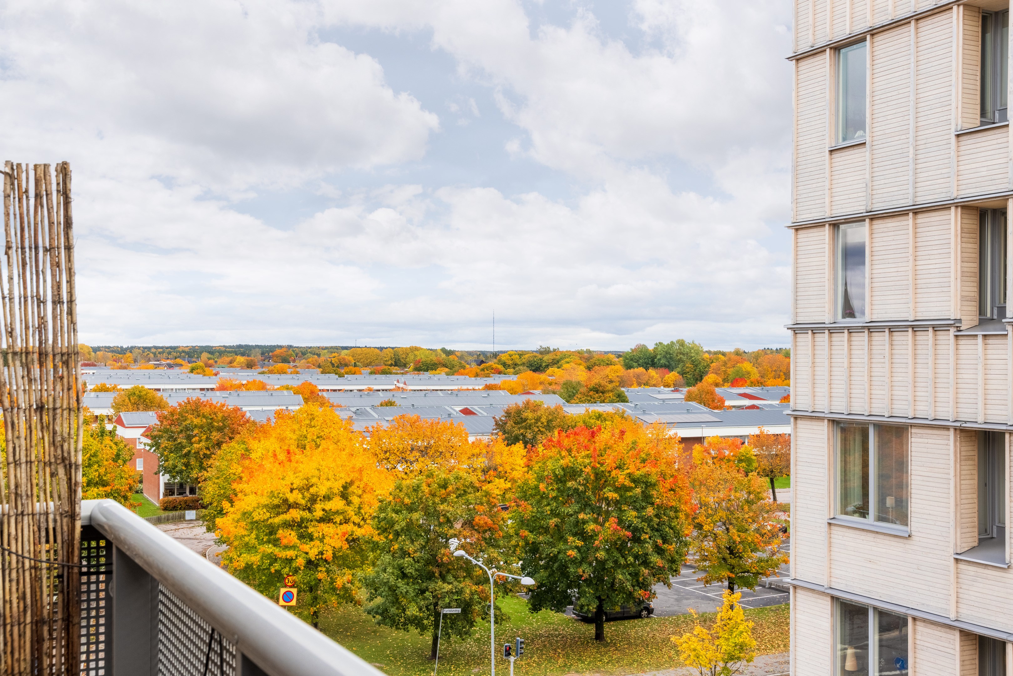 Bostadsbild från Svärdsliljegatan 4, Såld i Salabacke, Uppsala