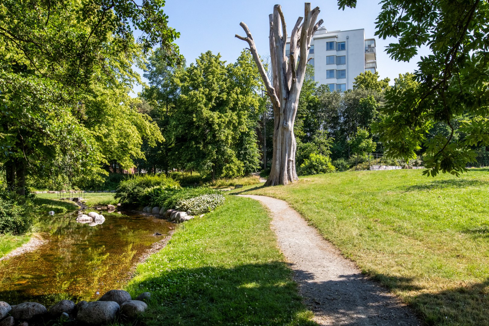 Bostadsbild från Svärdsliljegatan 4, Såld i Salabacke, Uppsala