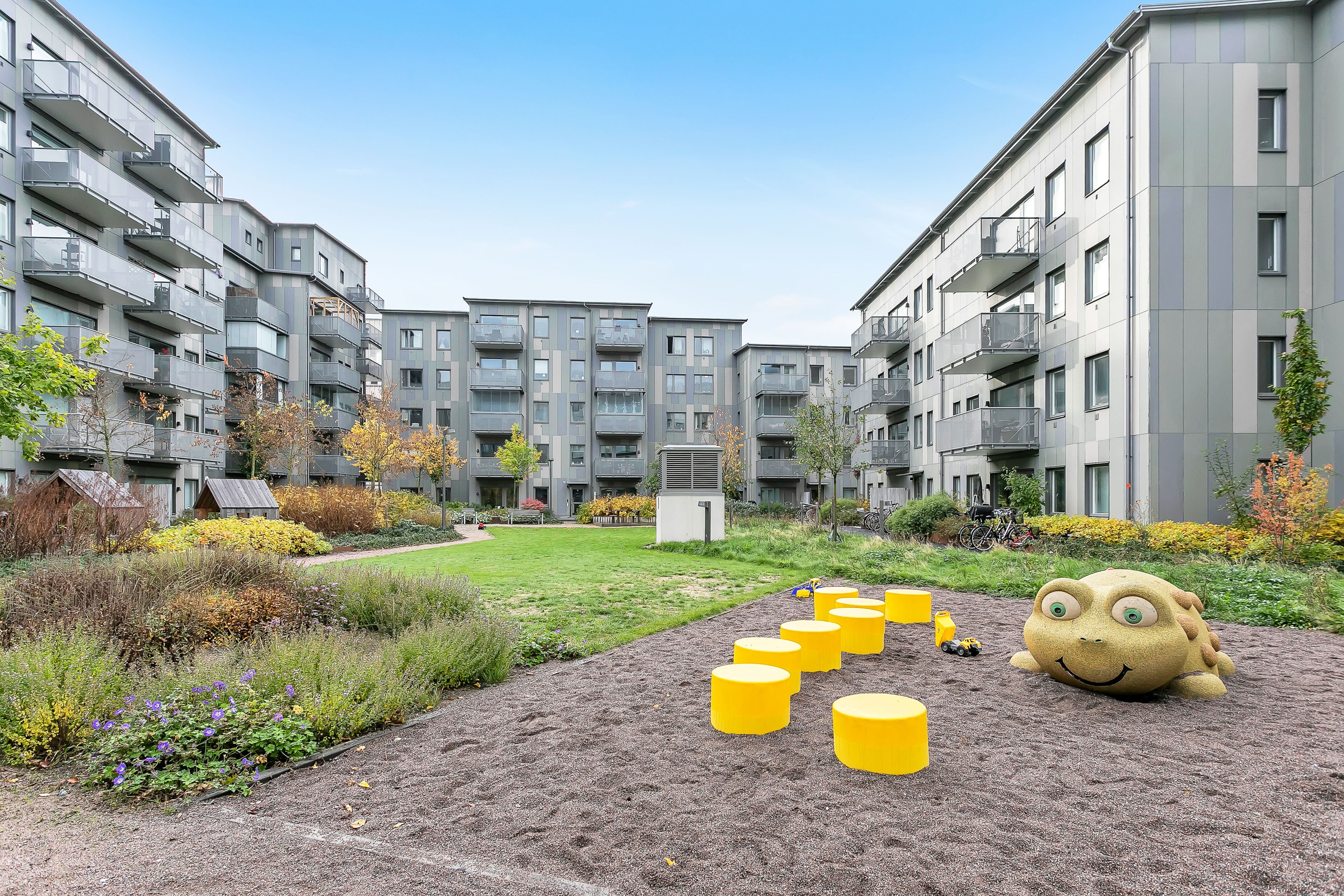 Bostadsbild från Svärdsliljegatan 4, Såld i Salabacke, Uppsala