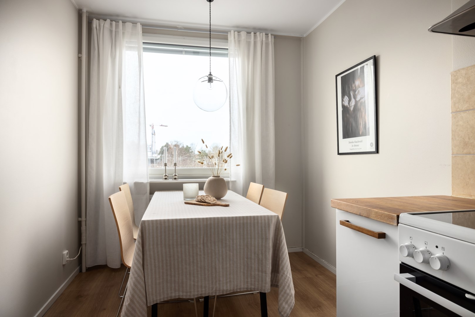 Bostadsbild från Näsbydalsvägen 8, 3tr, Såld i Näsbydal, Täby