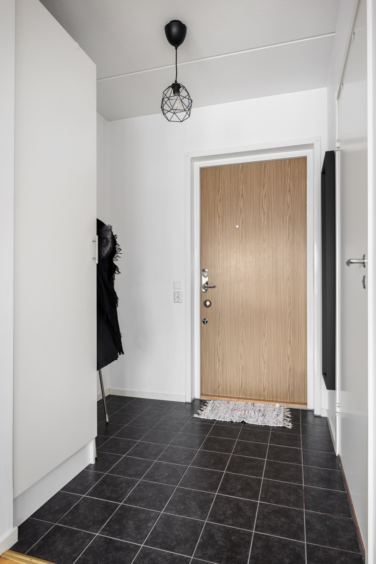 Bostadsbild från Söderarmsvägen 25, 2tr, Såld i Kärrtorp, Stockholm