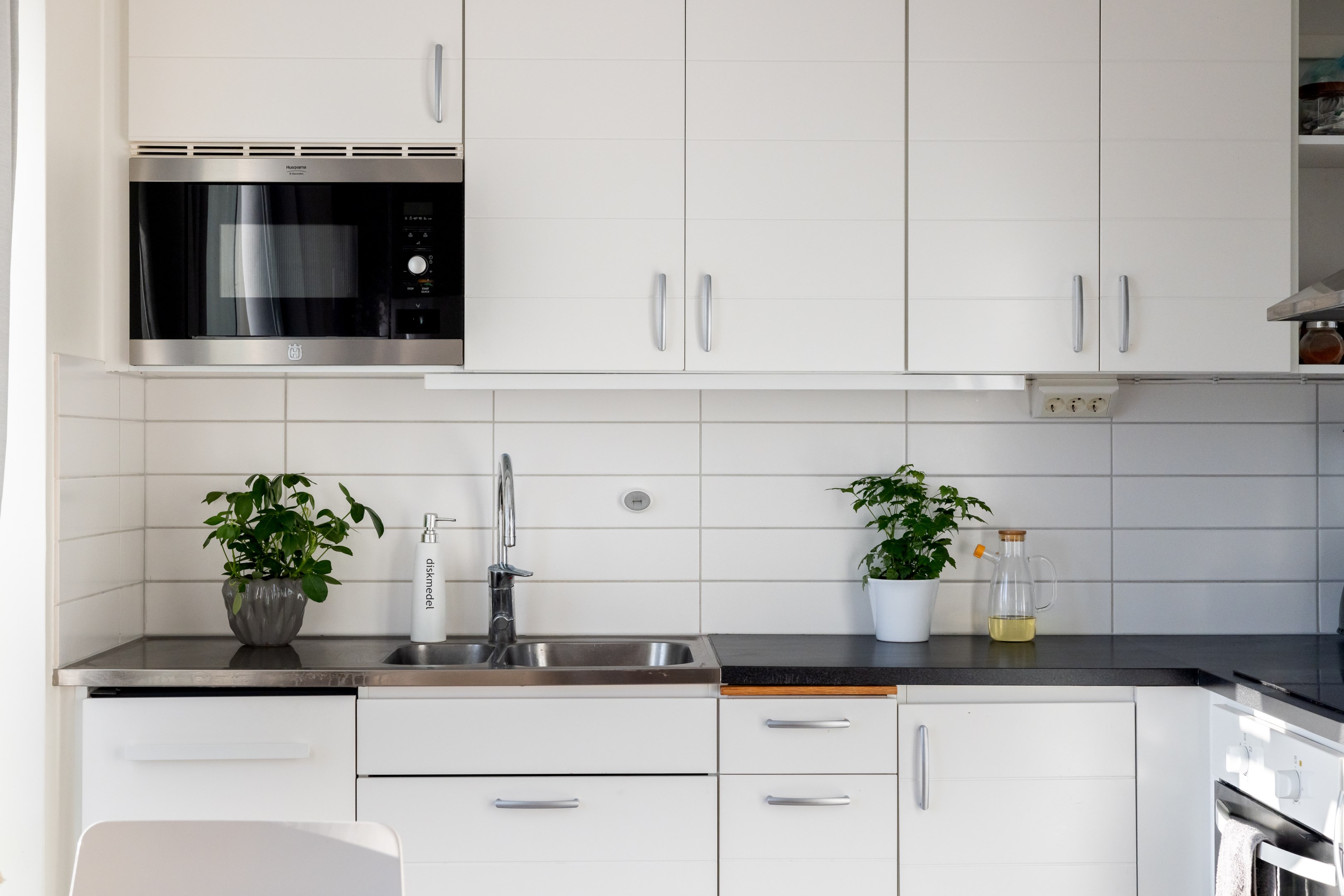 Bra bänkytor samt full maskinell utrustning