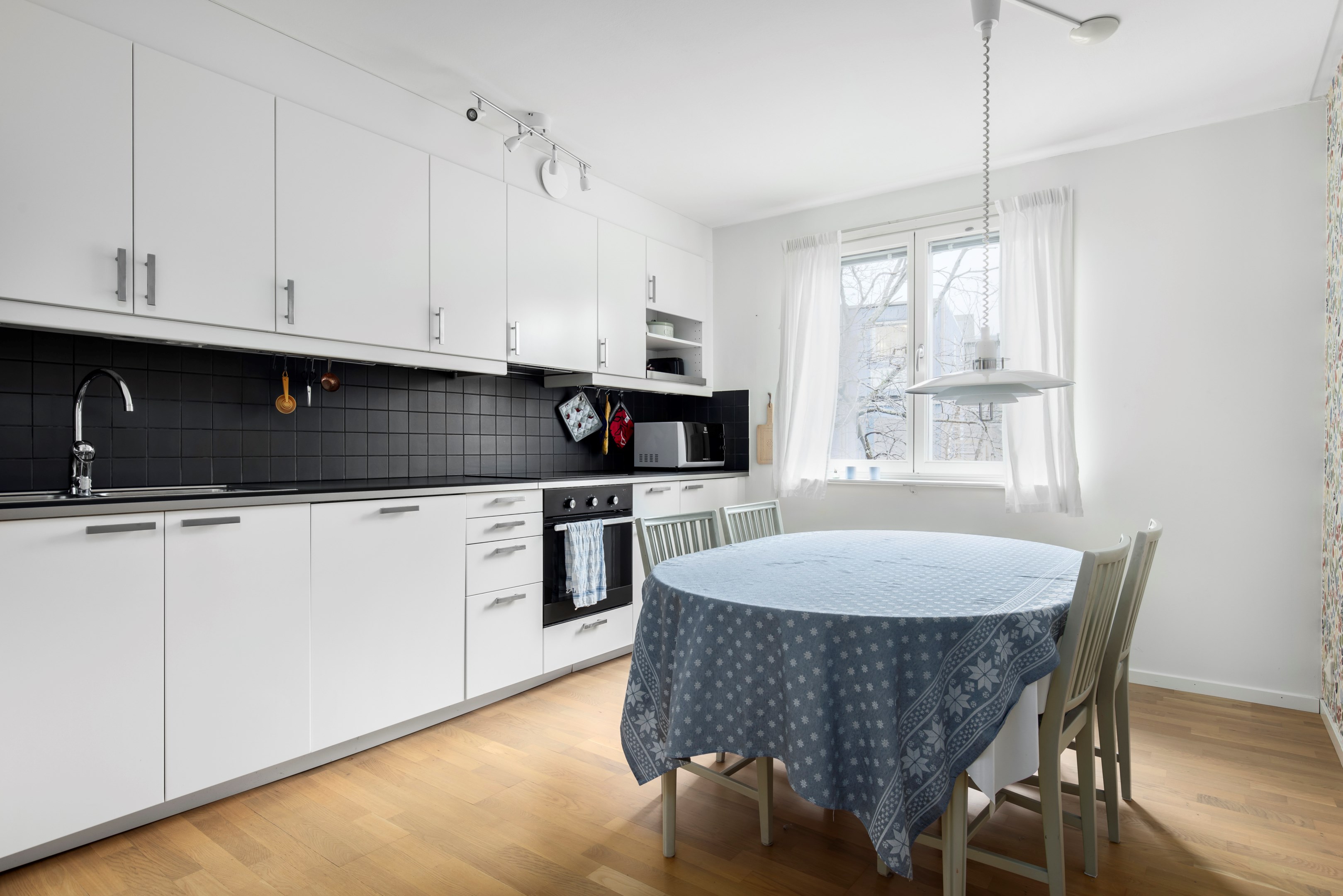 Bostadsbild från Edinsvägen 11, Såld i Ektorp, Nacka