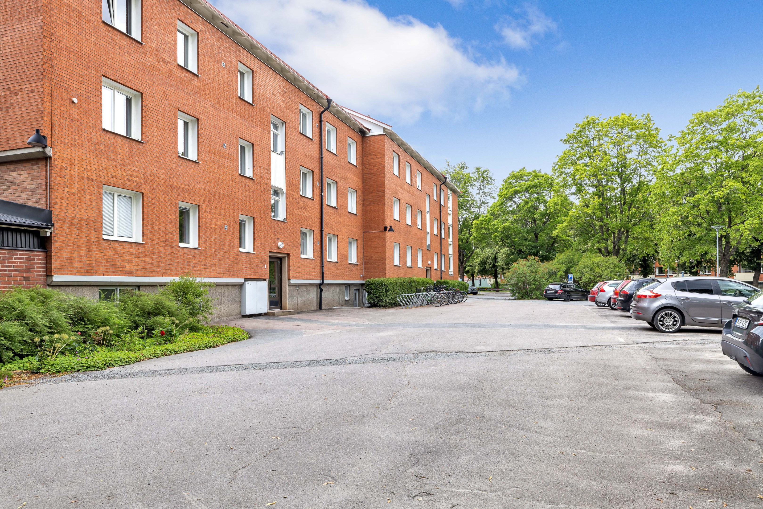 Bostadsbild från Årstagatan 45, Såld i Salabacke, Uppsala